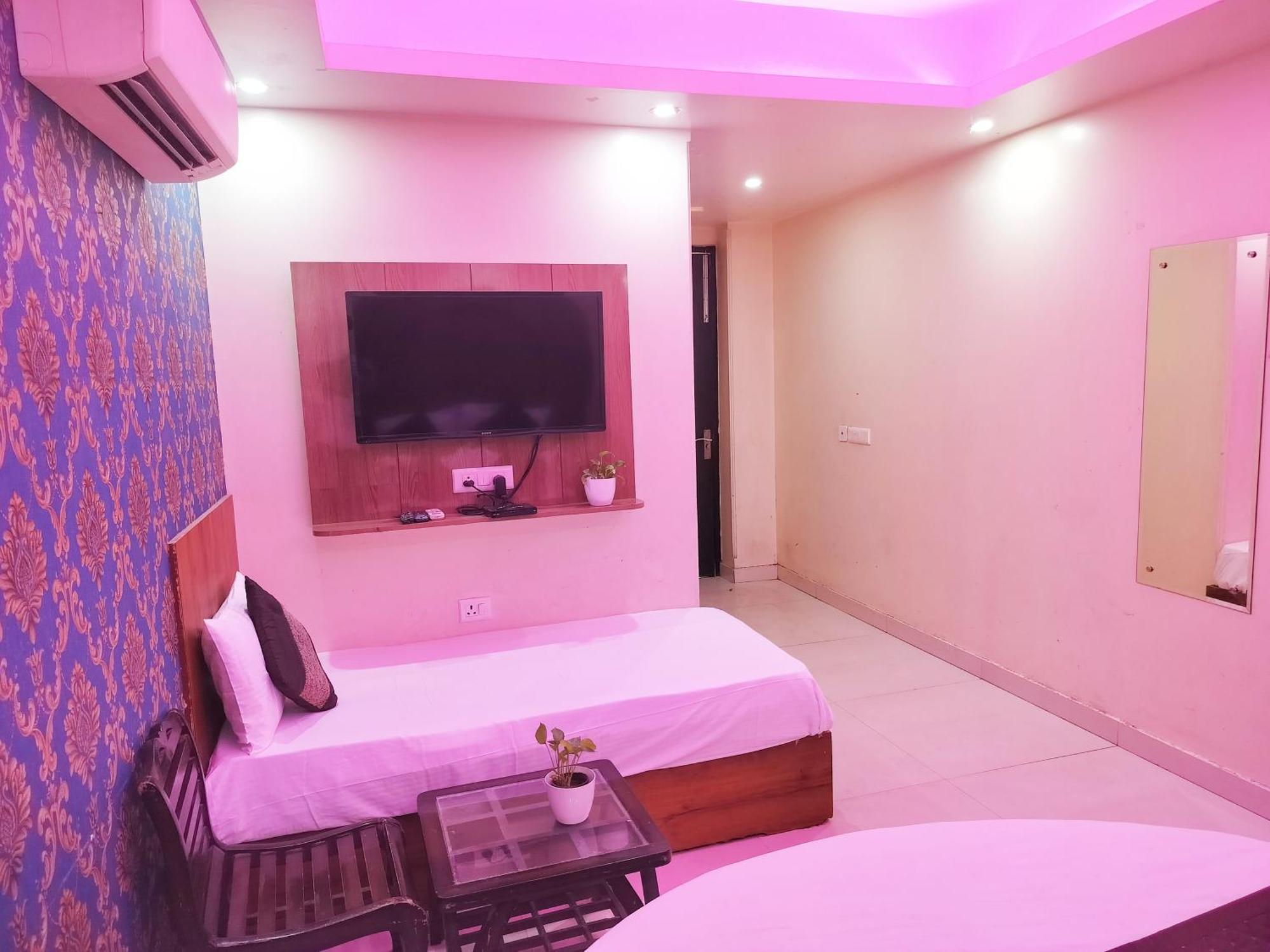 Ishaan Delhi Airport -unit Of Ishaan Hospitality Hotel